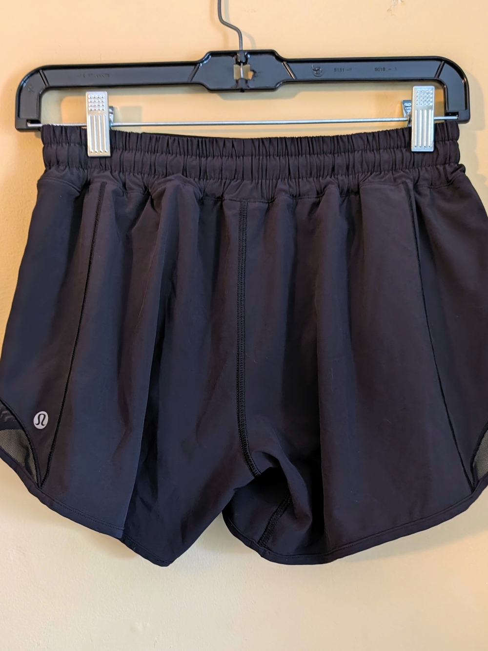 Lululemon Athletica Hotty Hot Black Women's Athletic Mesh Running Shorts
